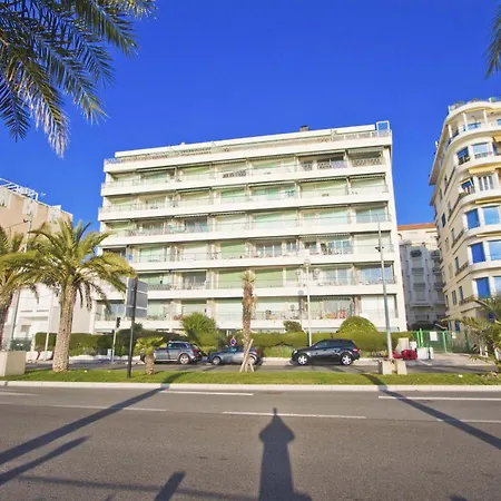 Breathtaking Rooftop Experience On Promenade Apartmán *