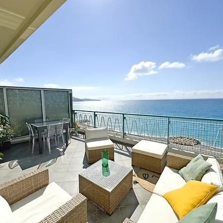 Breathtaking Rooftop Experience On Promenade