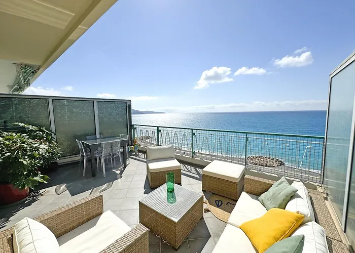 Breathtaking Rooftop Experience On Promenade